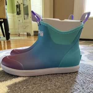 Brand New Xtratuf Women’s Deck Boots